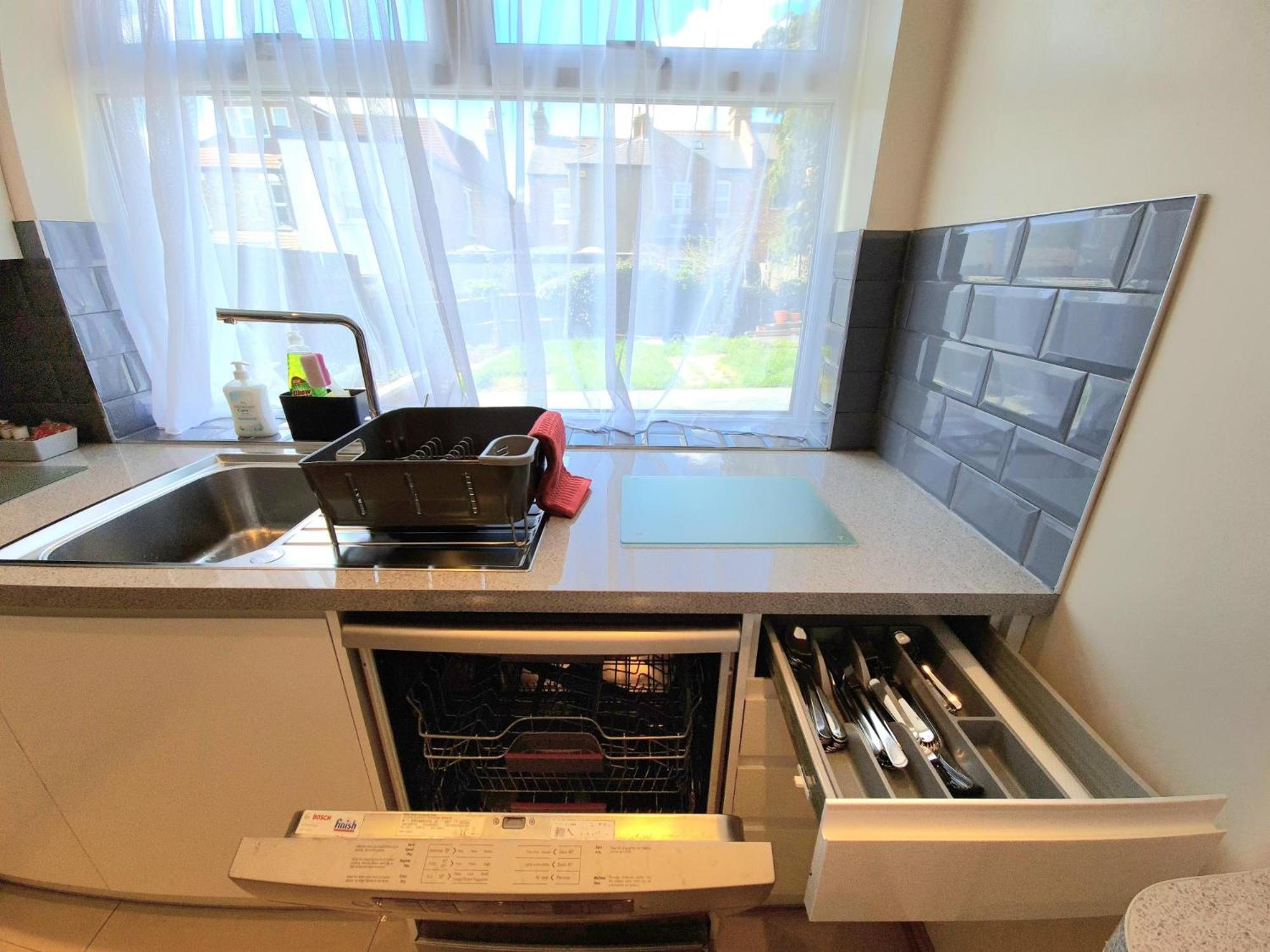 London Luxury 2 Bedroom Flat Sleeps 8 Free Parking East Barnet Exterior photo