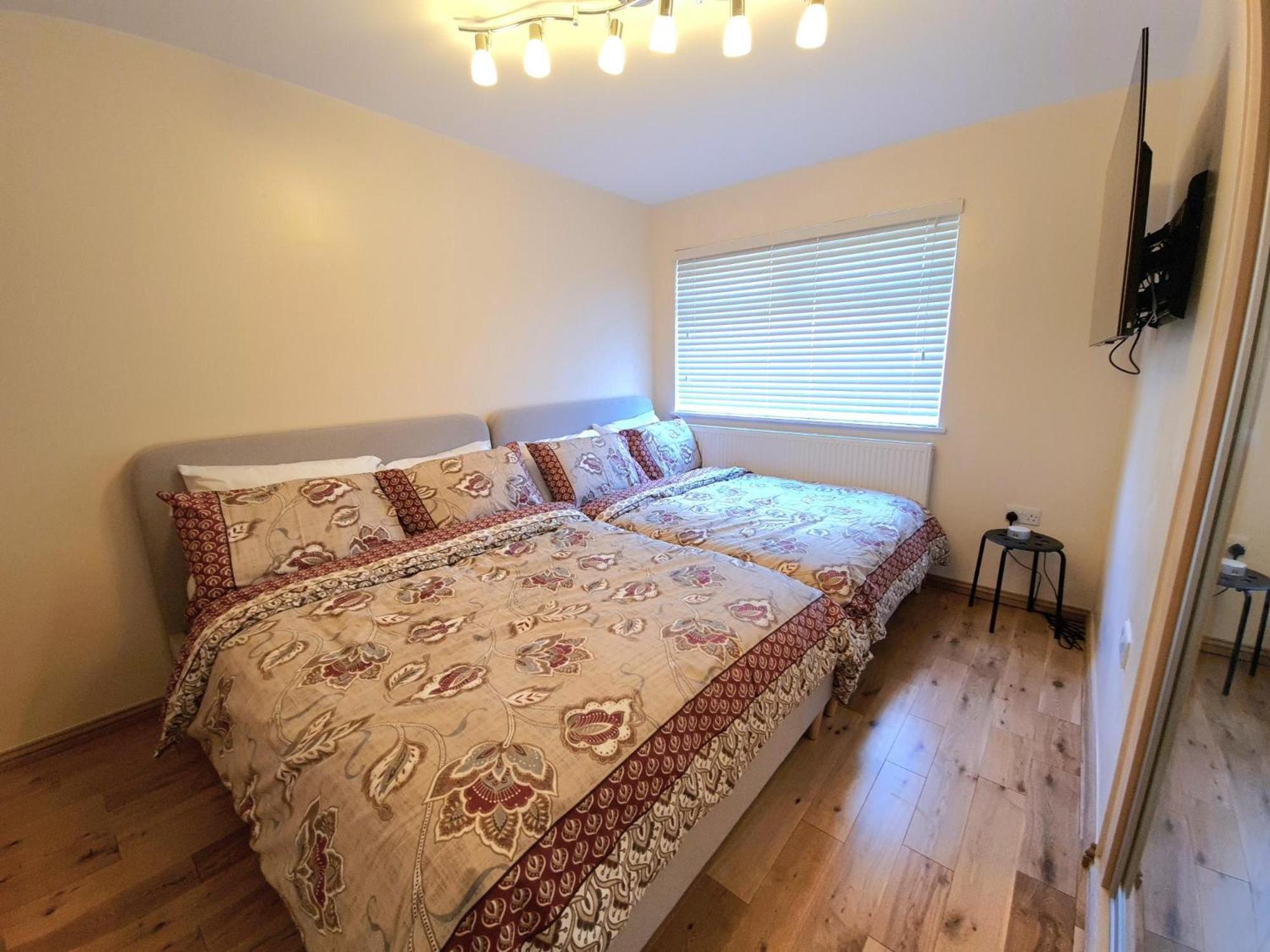 London Luxury 2 Bedroom Flat Sleeps 8 Free Parking East Barnet Exterior photo