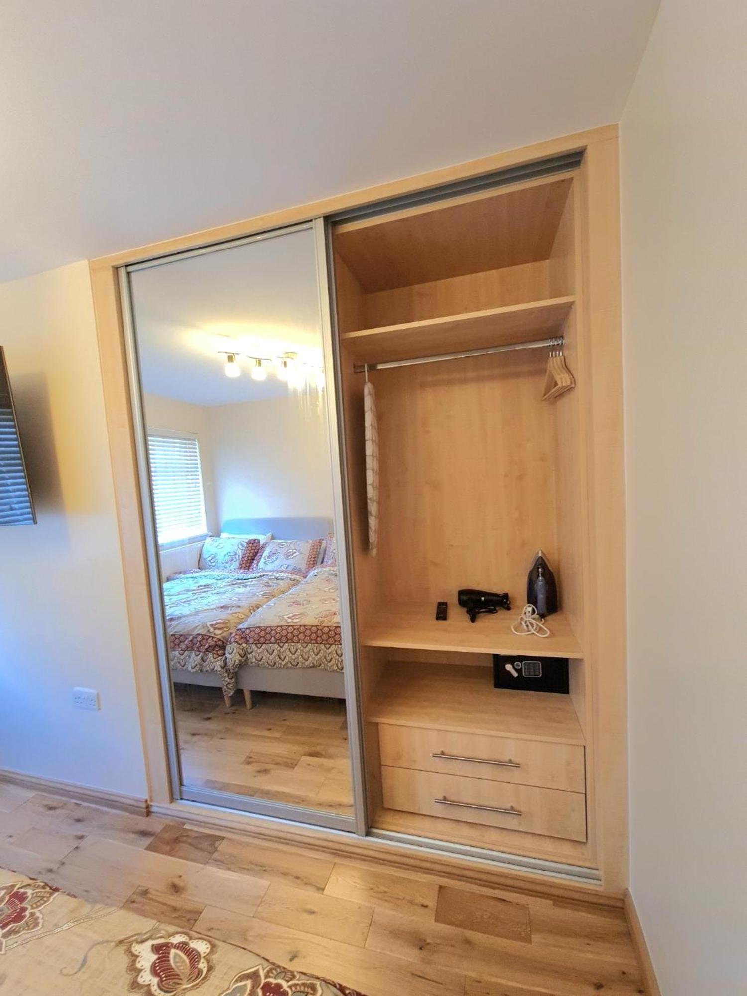 London Luxury 2 Bedroom Flat Sleeps 8 Free Parking East Barnet Exterior photo